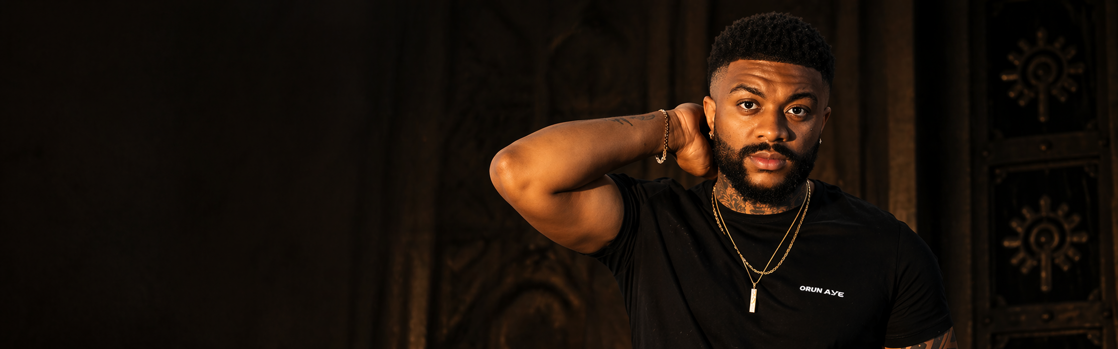 Modelo vestindo OrunAye